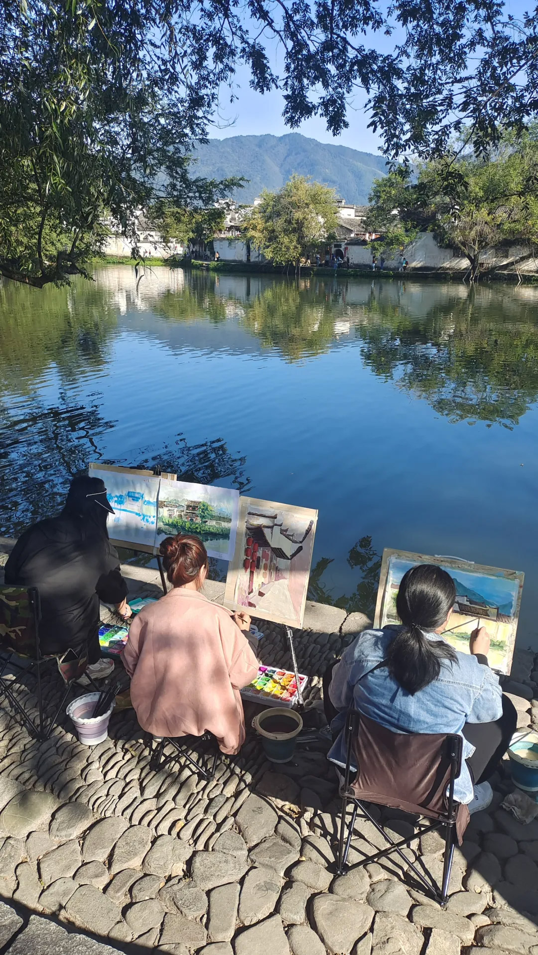 郑州城市职业学院艺术设计专业风景写生教学活动