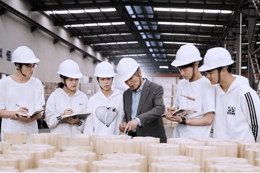 一封上市企业答谢邀请函：郑州城市职业学院18位学生在企业闪耀青春光芒！