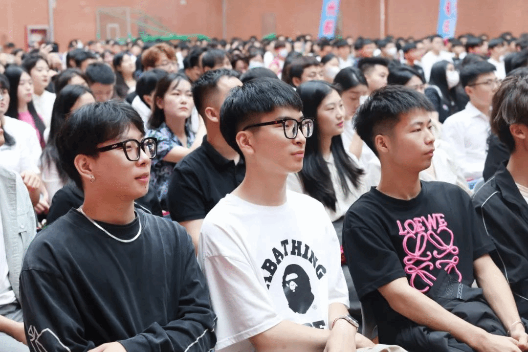 郑州城市职业学院2023届毕业典礼成功举行