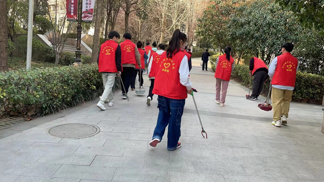 商学院入党积极分子学雷锋活动进社区 商学院入党积极分子学雷锋活动进社区