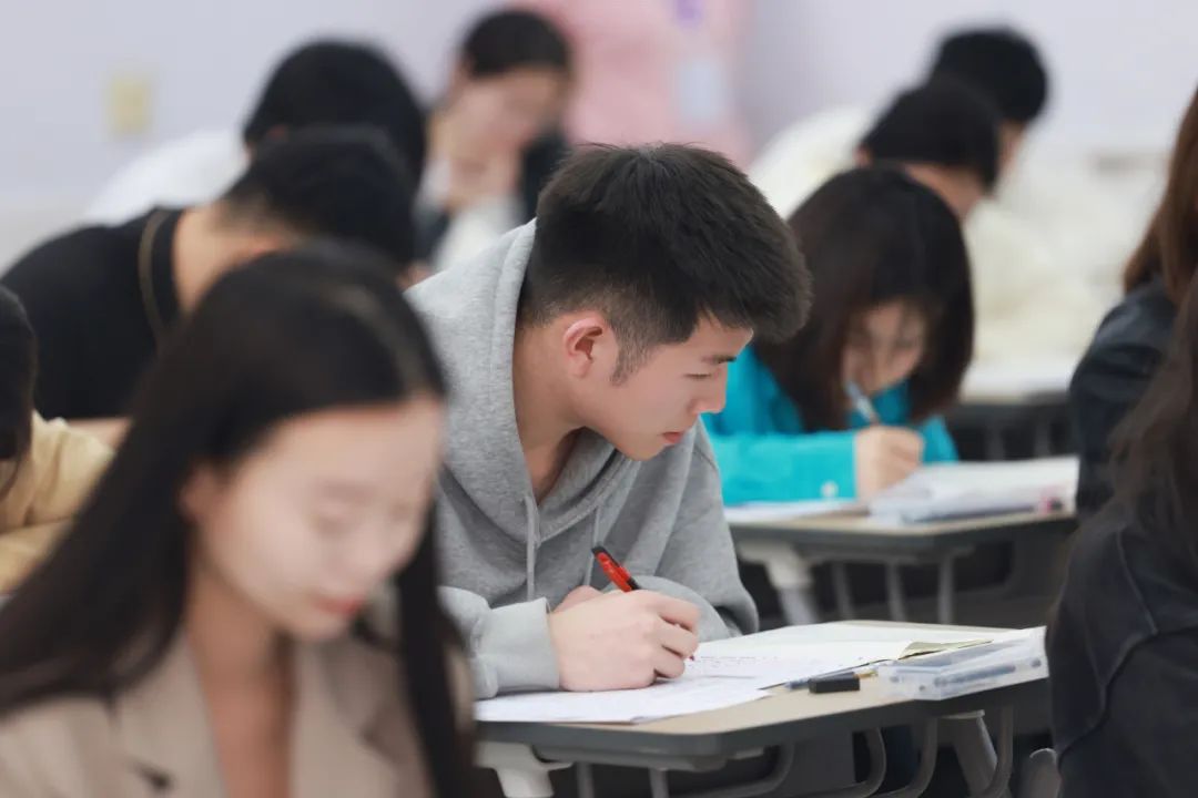 角色互换丨城院辅导员素质能力大赛笔试，招募学生监督员啦！