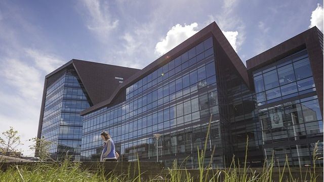 英国普利茅斯大学