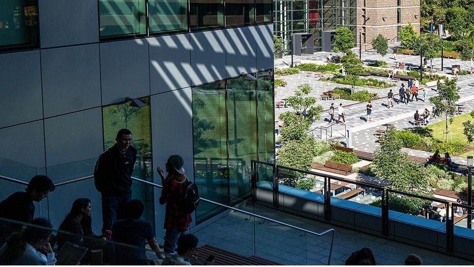 澳大利亚麦考瑞大学