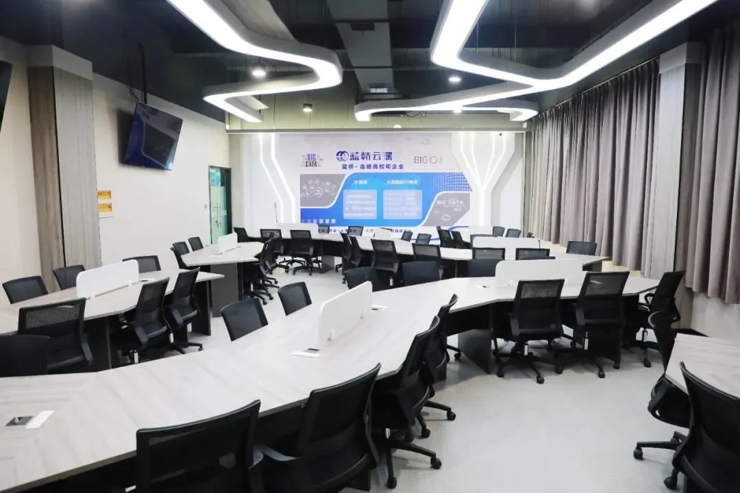 郑州城市职业学院成功拿下10个国家奖项