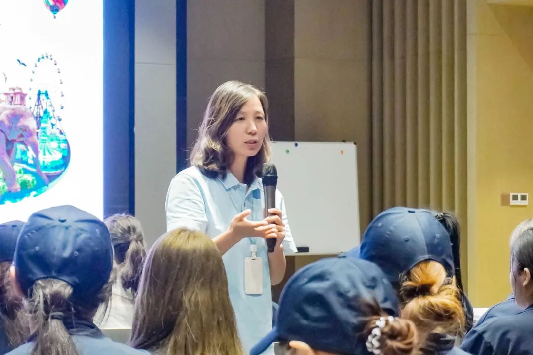 郑州城市职业学院旅游专业新生走进银基国际旅游度假区